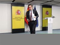 Economía cooperará con Bruselas para "aclarar" diferencias jurídicas tras el expediente por la OPA de BBVA