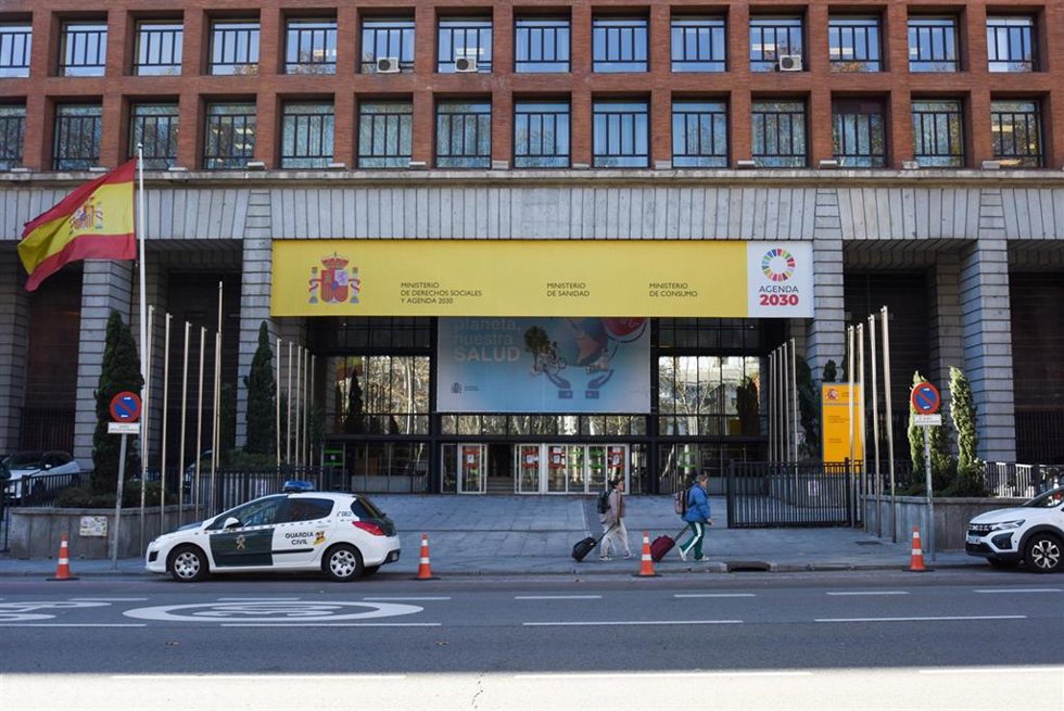Archivo - Fachada de la sede del Ministerio de Sanidad.