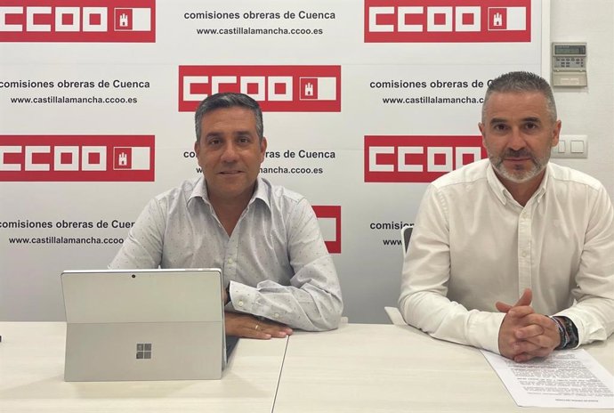El secretario general de CCOO CLM, Javier Ortega, y el secretario general del sindicato en la provincia Carlos Hortelano.