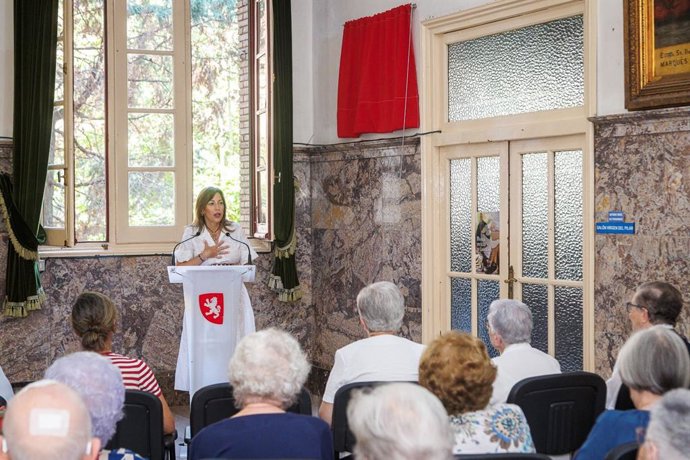 La alcaldesa de Zaragoza, Natalia Chueca, en un acto en la Casa Amparo.