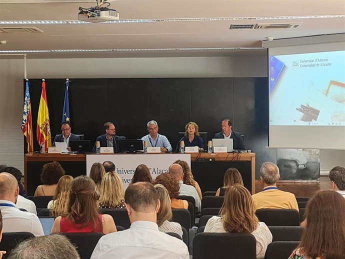 Voces expertas en protección de datos de universidades públicas abordan en la UA "desafíos" sobre privacidad y seguridad