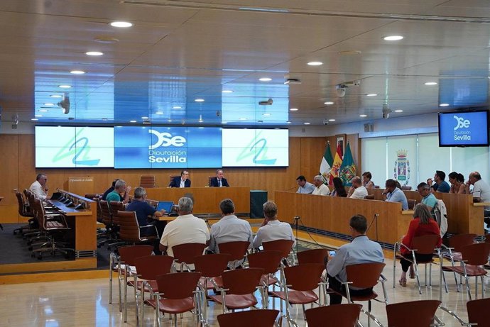 Imagen de la sesión de la junta general del consorcio de aguas del Huesna