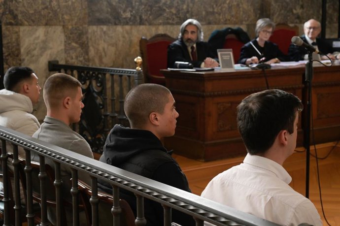 Archivo - (I-D)Los acusados, Diego Montaña, Alejandro Freire, Kaio Amaral, y  Alejandro Míguez, durante la vista de apelación, en el Tribunal Superior de Xustiza de Galicia, a 28 de abril de 2025, en A Coruña, Galicia (España). Las defensas de los asesino