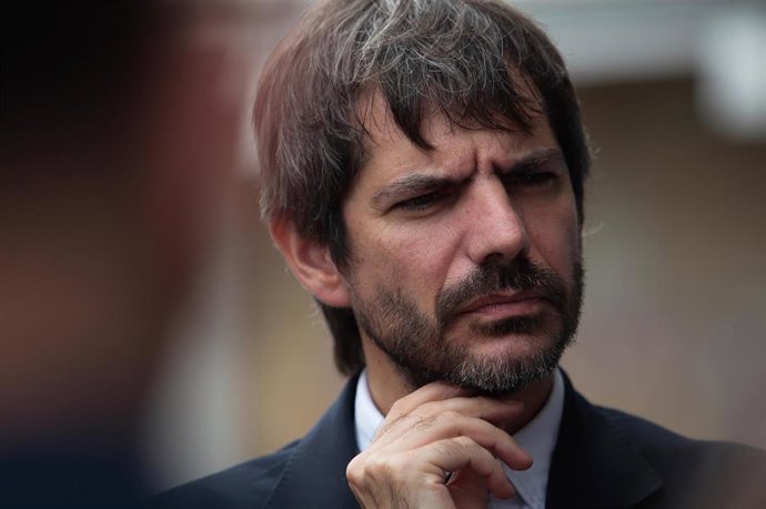 El ministro de Cultura, Ernest Urtasun, en su visita a Vigo este jueves.