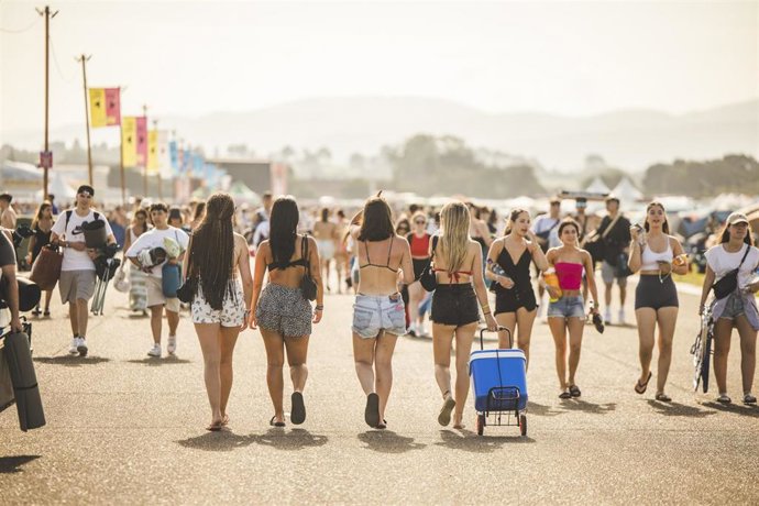 Archivo - Asistentes llegan al Boombastic Asturias.