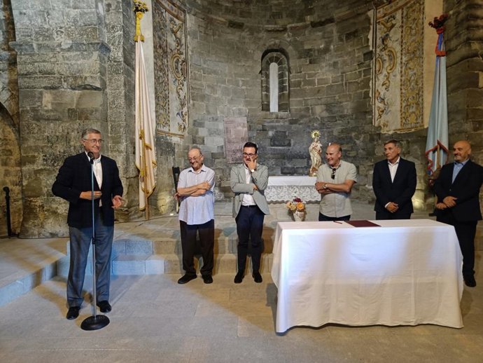 El consejero de Medio Ambiente y Turismo, Manuel Blasco, ha visitado el núcleo de Montañana Medieval.