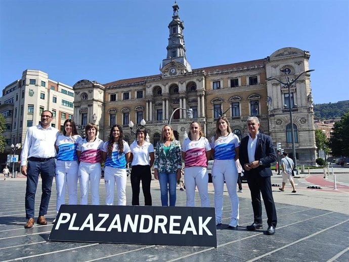 Presentación de la final Plazandreak en Bilbao