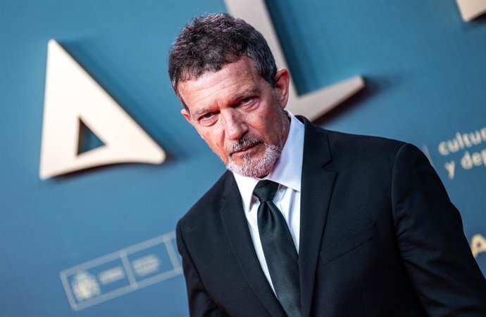 Antonio Banderas se une al thriller de acción Above and Below