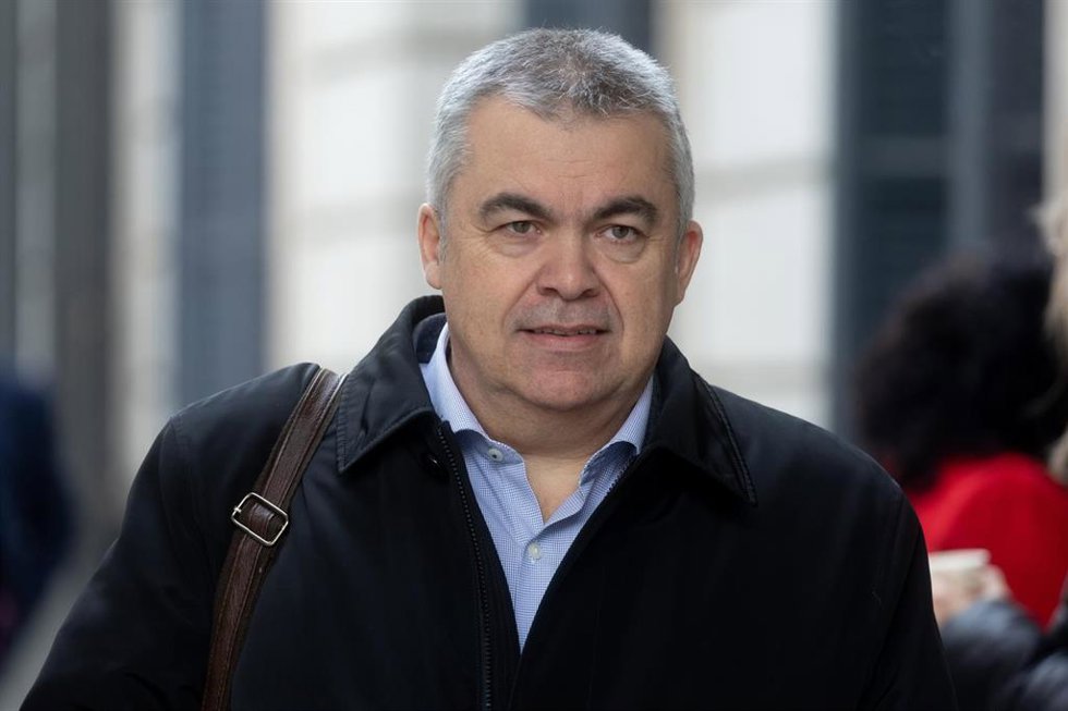 Archivo - El ex secretario de Organización del PSOE Santos Cerdán, a su llegada a una sesión plenaria, en el Congreso de los Diputados.