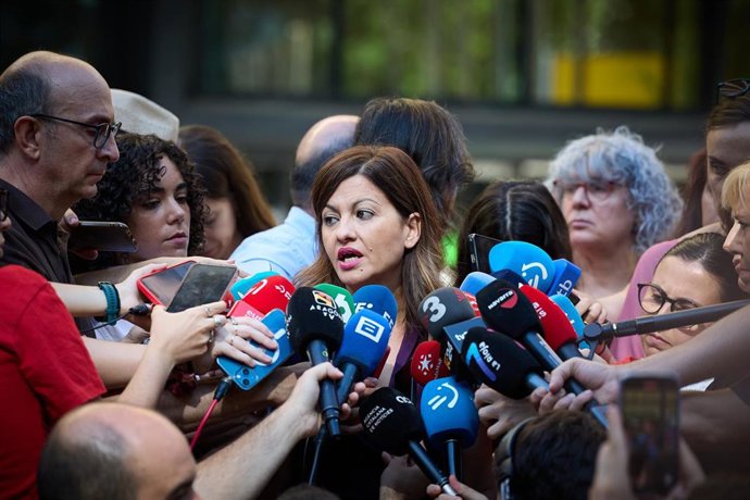 La ministra de Juventud e Infancia, Sira Rego, realiza declaraciones a la prensa tras la Conferencia Sectorial sobre el reparto de menores no acompañados, en el Ministerio de Sanidad y Derechos Sociales, a 17 de julio de 2025, en Madrid (España). 