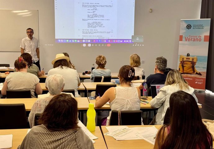 Jorge Corrales Gómez en el curso  'Escritura práctica de novela: estructura y análisis'  en los cursos de verano 2025 de la UNIA
