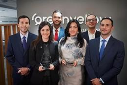 Representantes de GreenYellow y de Banco de Bogotá.