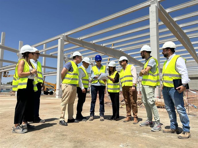 Visita a las obras de la nave de la multinacional china Desay SV