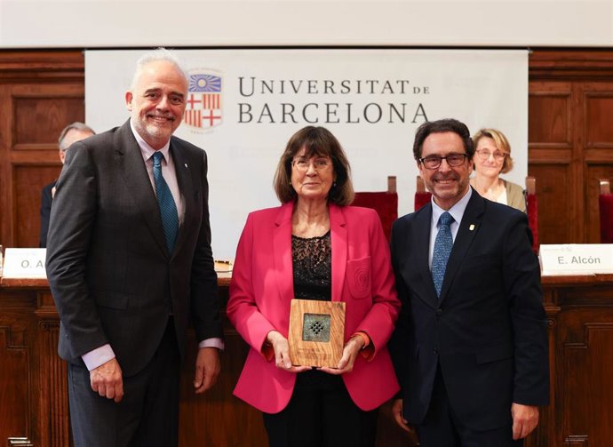 La bioquímica Fàtima Bosch recibe la Medalla de Honor de la Xarxa Vives d'Universitats