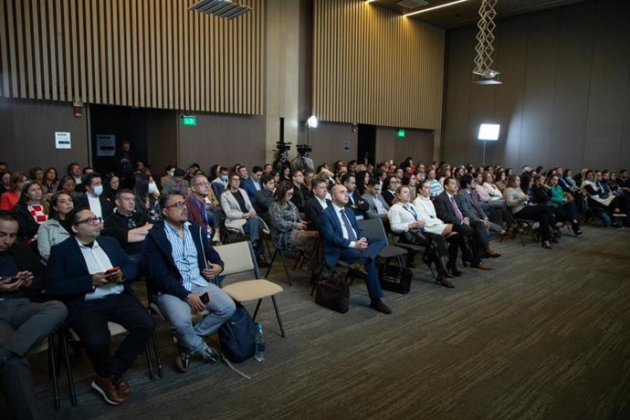 Funcionarios Auditoría General y contralorías territoriales accederán a formación superior de calidad europea con UNIR