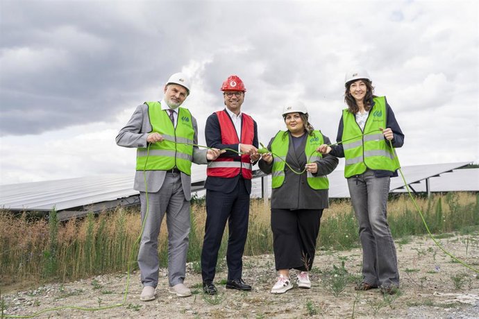 Iberdrola pone en marcha su primer parque solar en Alemania, que suministrará energía verde a Vodafone