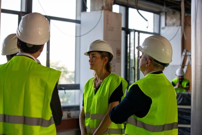 El Gobierno invierte doce millones de euros para mejorar en un 30% la eficacia energética de la UNED.