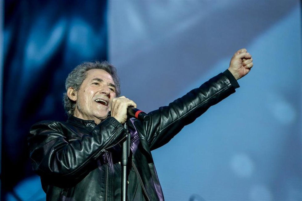 Archivo - El cantante Miguel Ríos durante un concierto en el Wizink Center, a 11 de marzo de 2022, en Madrid (España). Numerosos artistas de primera línea del rock nacional y Miguel Ríos celebran los 40 años del Rock&Rios con dos conciertos únicos junto