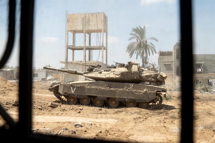 Archivo - Un carro de combate israelí en la Franja de Gaza (archivo)