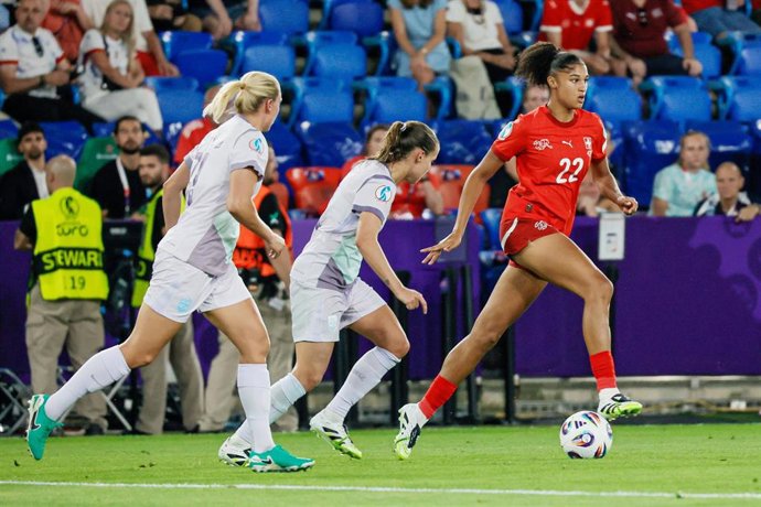 Sydney Schertenleib durante el Suiza-Noruega de la Eurocopa 2025