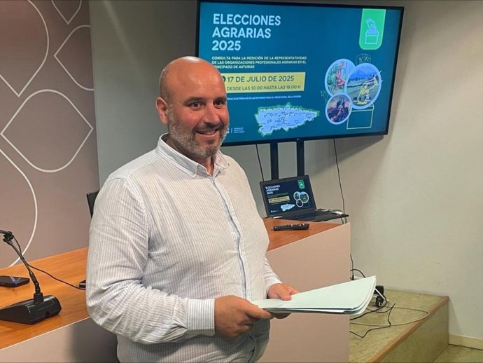 El  director general de Planifiación Agraria, Marcos Da Rocha, durante la presentación de los resultados de las elecciones agrarias en Asturias.