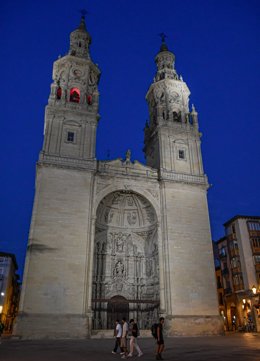 La Redonda estrena nueva iluminación monumental que combina embellecimiento patrimonial y eficiencia energética