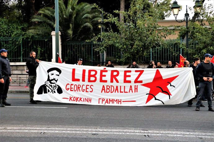 Archivo - Una protesta en la capital de Grecia, Atenas, para reclamar la liberación de George Ibrahim Abdalá, militante comunista encarcelado hace más de 40 años en Francia por su papel en el asesinato de dos diplomáticos de Israel y EEUU (archivo)  