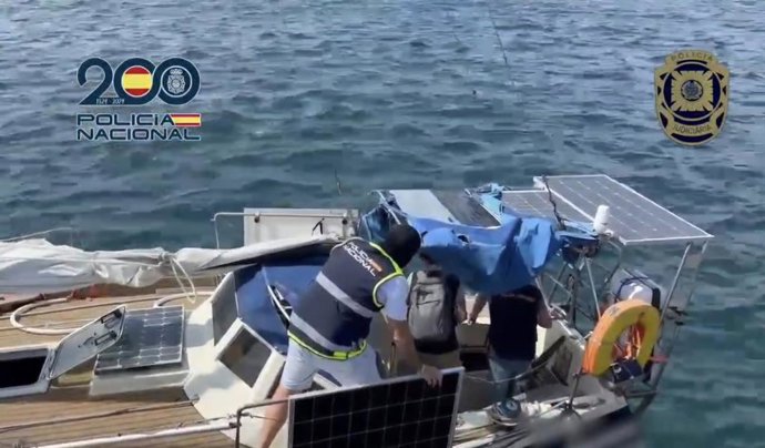 Intervenidos 1.680 kilos de cocaína de una organización asentada en Málaga que usaba veleros