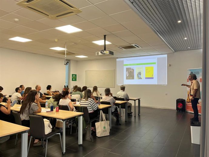 Daniel Ruiz García en los cursos 'Escritura Práctica de novela: estructura y análisis'  en los cursos de verano 2025 de la UNIA
