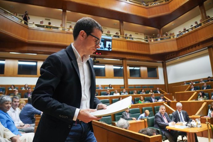 Archivo - Arquivo - O candidato a lehendakari do EH Bildu, Pello Otxandiano, durante a sessão plenária para a nomeação do lehendakari do Governo Basco, no Parlamento Basco, em 20 de junho de 2024, em Vitoria-Gasteiz, Álava, País Basco (Espanha). Após o ac