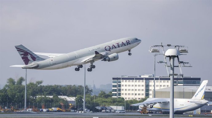 Un avión de Qatar Airways despega de Leipzig con más de 80 afganos deportados por Alemania a Afganistán