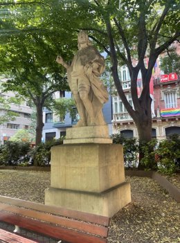 Escultura en el Paseo de Sarasate.