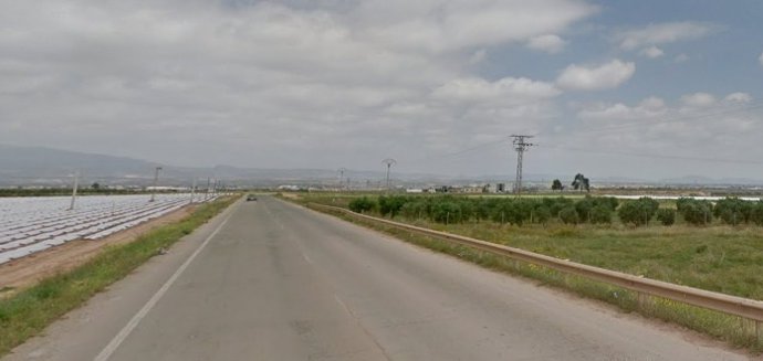 Imagen de la carretera regional RM-E15 que une Fuente Álamo con Las Palas.