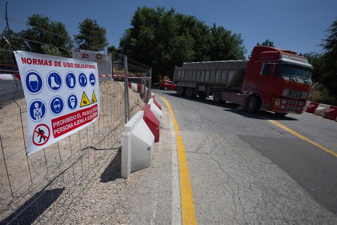 Imagen de recurso de obras en el firme de una carretera.
