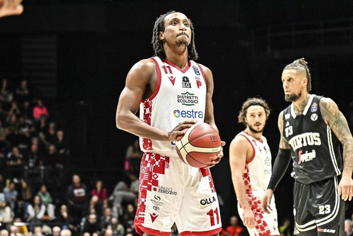 Archivo - El estadounidense Michael Forrest durante un partido con el Estra Pistoia