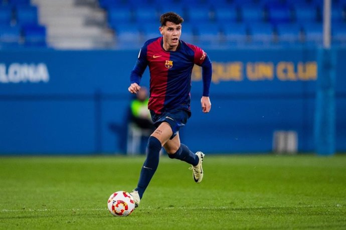 El lateral español Álvaro Pérez 'Trilli' durante un encuentro con el Barça Atlètic