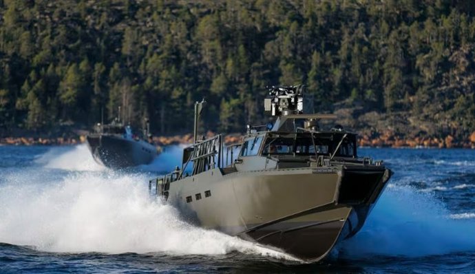 Archivo - Lancha de combate tipo CB90 de Saab