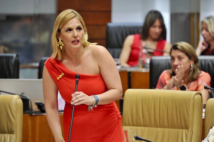 La consejera de Hacienda y Administración Pública, Elena Manzano