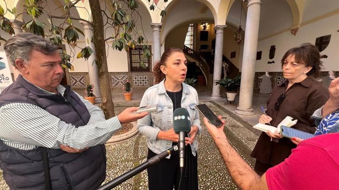 Raquel Ruz atiende a periodistas en imagen de archivo