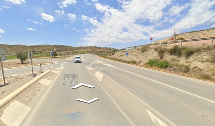 Cruce en el que ha tenido lugar el accidente en Cuevas del Almanzora (Almería).