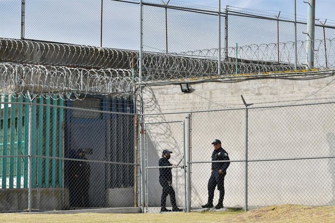 Archivo - 22 de fevereiro de 2023 Toluca, México: Fachada do Centro de Prevención y Readaptación Social 'Santiaguito' durante o programa Liberarte, que visa promover as condições necessárias para alcançar uma reintegração social efetiva de mulheres privad