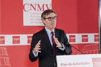 Archivo - El presidente de la CNMV, Carlos San Basilio, interviene durante la presentación del plan de actividades para 2025, en la sede de la Comisión Nacional del Mercado de Valores (CNMV), a 26 de febrero de 2025, en Madrid (España).