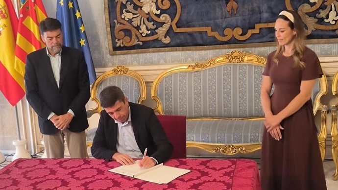 La Generalitat, el Ayuntamiento de Alicante y la empresa Cívica acuerdan impulsar la rehabilitación de la Serra Grossa