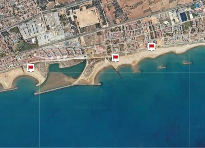 Prohibido el baño por la calidad del agua en tres playas de Cubelles (Barcelona)