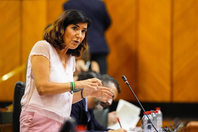 La consejera de Empleo, Rocío Blanco, en el Parlamento de Andalucía.
