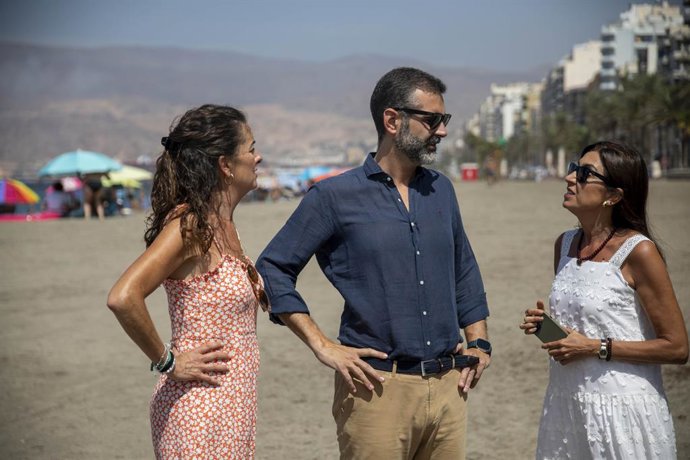 El consejero de Agricultura, Pesca, Agua y Desarrollo Rural de la Junta de Andalucía, Ramón Fernández-Pacheco, durante su visita a Almería.