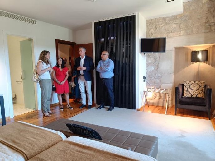 La Hospedería de Allepuz ocupa el Palacio renacentista conocido como la Casa Grande, un edificio del siglo XVI totalmente rehabilitado.