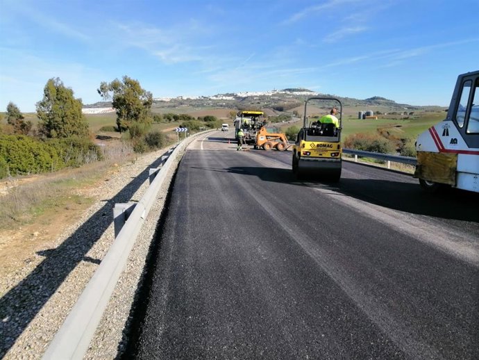 Foto recurso de reparación de firmes de las carreteras.