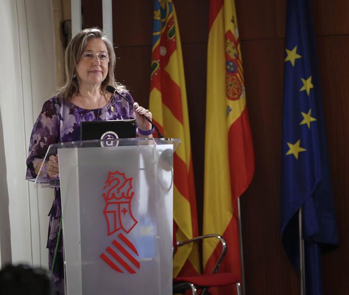 La profesora de la Universitat d'Alacant (UA) Mar Iglesias (Dénia, 1967), ha tomado posesión este viernes como nueva académica de la Acadèmia Valenciana de la Llengua (AVL)