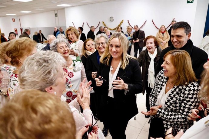 Archivo - La alcaldesa de Granada, Marifrán Carazo, en la inauguración del Centro Municipal Palencia, en imagen de archivo